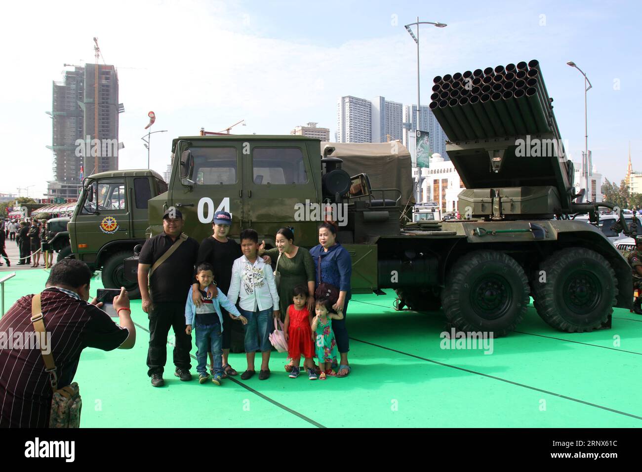A rocket launcher hi-res stock photography and images - Alamy