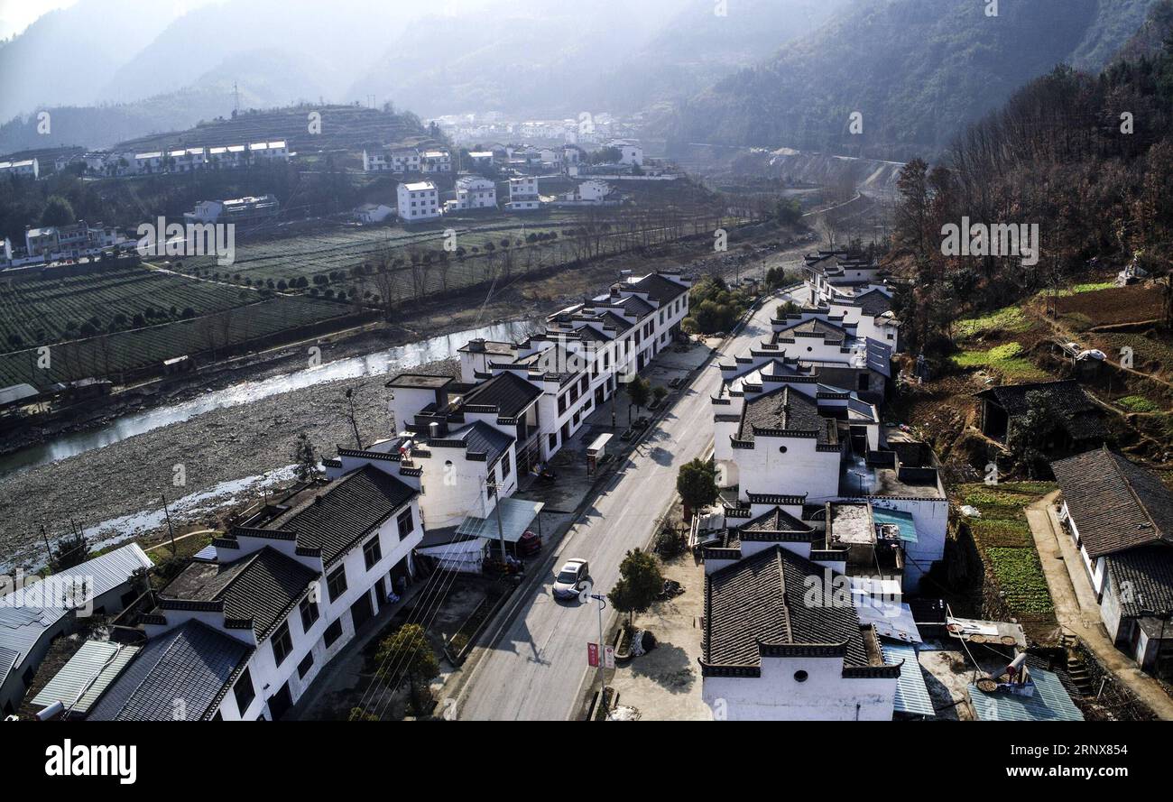 (180117) -- PINGLI, Jan. 17, 2018 -- Photo taken on Jan. 16, 2018 shows a view of the county seat of Pingli, northwest China s Shaanxi Province. Pingli County now has 12,000-hectare ecological tea and 3,333-hectare Fiveleaf Gynostemma Herb. The planting industry plays a leading role in the local economic development. )(wsw) CHINA-SHAANXI-TEA PLANTING INDUSTRY (CN) TaoxMing PUBLICATIONxNOTxINxCHN Stock Photo