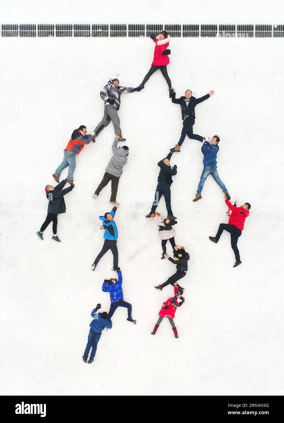 (180130) -- CHENZHOU, Jan. 30, 2018 () -- People pose for creative photos after a snowfall in Guiyang County of Chenzhou, central China s Hunan Province, Jan. 29, 2018. () (dhf) CHINA-HUNAN-SNOW-CREATIVE POSE (CN) Xinhua PUBLICATIONxNOTxINxCHN Stock Photo