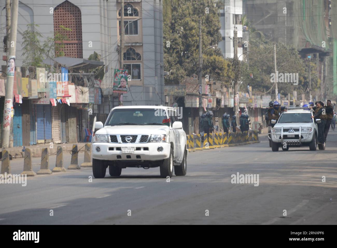 (180209) -- DHAKA, Feb. 9, 2018 -- A vehicle carrying former Bangladeshi Prime Minister Khaleda Zia arrrives at the court in Dhaka, Bangladesh, on Feb. 8, 2018. Former Bangladeshi Prime Minister Khaleda Zia has been found guilty of a graft charge and sentenced to five years in prison. ) (zf) BANGLADESH-DHAKA-EX-PM-SENTENCE Naim-Ul-Karim PUBLICATIONxNOTxINxCHN Stock Photo