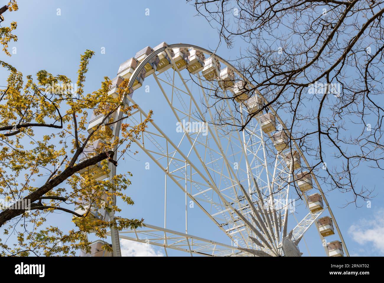 A picture of the Ferris Wheel of Budapest Stock Photo - Alamy