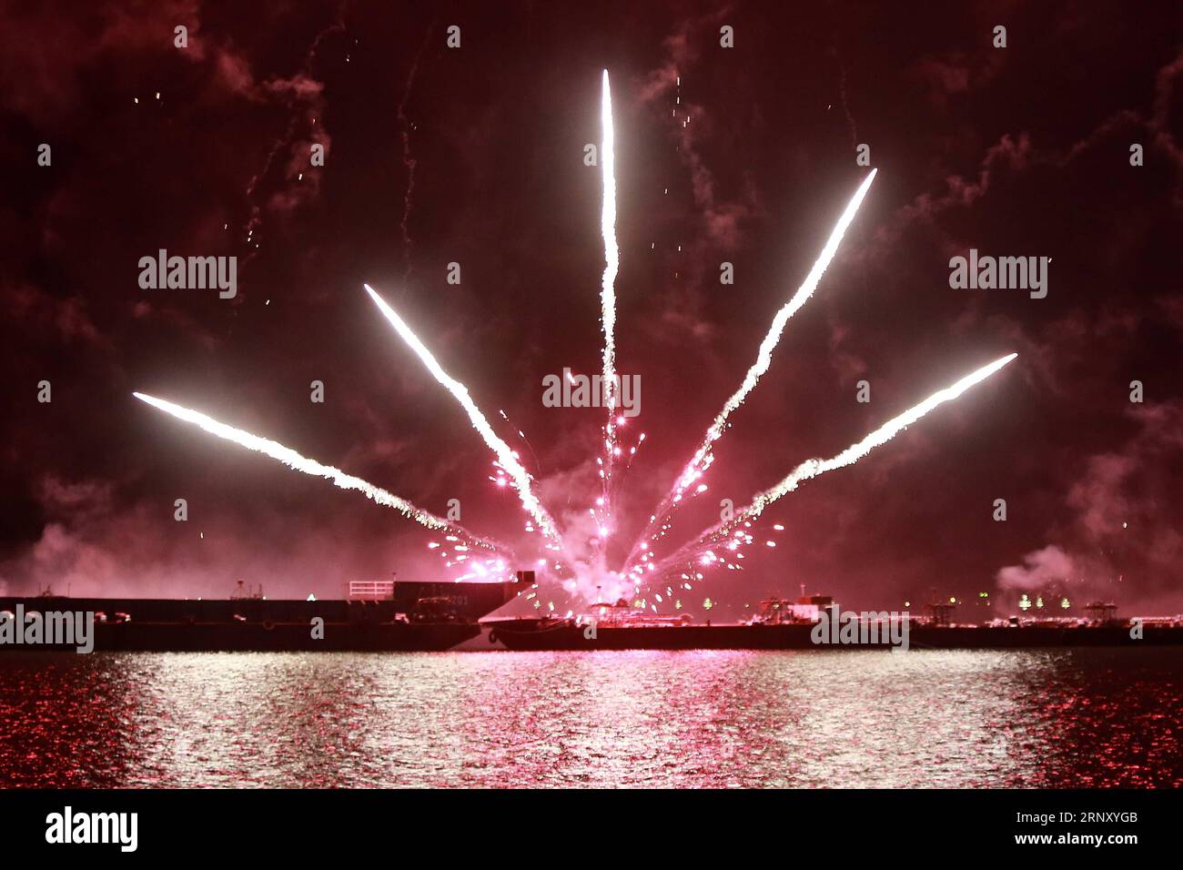 City pyromusical hi-res stock photography and images - Alamy
