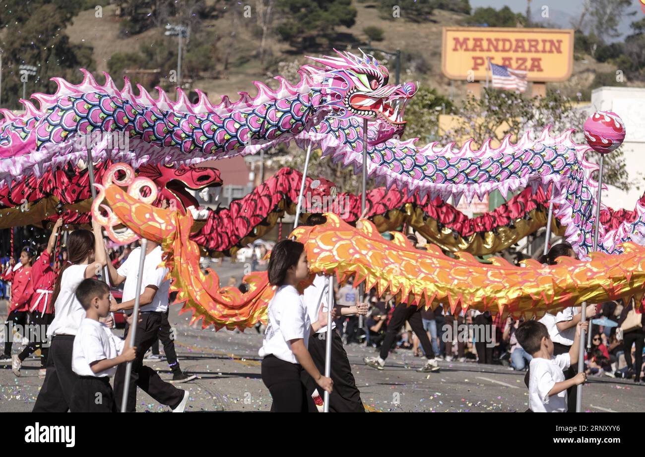 (180218) -- LOS ANGELES, Feb. 18, 2018 -- Dragon dancers perform during the 119th Golden Dragon Parade held to celebrate the Chinese Lunar New Year in the streets of Chinatown in Los Angeles, the United States, Feb. 17, 2018. ) (zjl) US-LOS ANGELES-PARADE-CHINESE NEW YEAR ZhaoxHanrong PUBLICATIONxNOTxINxCHN Stock Photo