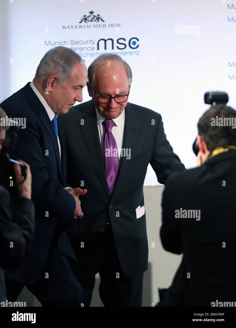 (180218) -- MUNICH, Feb. 18, 2018 -- Israeli Prime Minister Benjamin Netanyahu (L) attends the 54th Munich Security Conference in Munich, Germany, on Feb. 18, 2018. Israeli Prime Minister Benjamin Netanyahu and Iranian Foreign Minister Javad Zarif bickered on Sunday here at the 54th Munich Security Conference. ) (swt) GERMANY-MUNICH-MSC-IRAN-ISRAEL-BICKER LuoxHuanhuan PUBLICATIONxNOTxINxCHN Stock Photo
