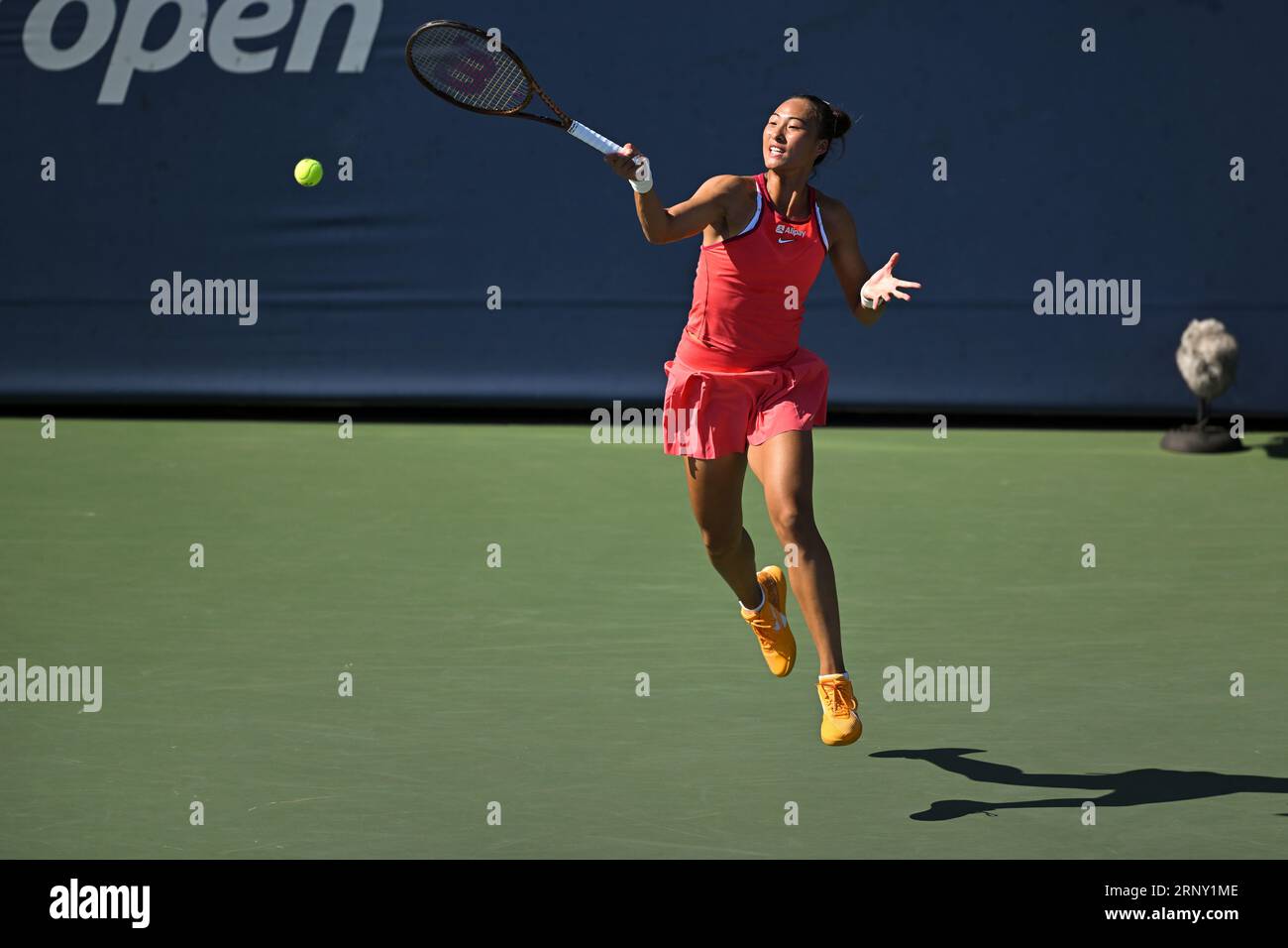 Zheng Qinwen Dominates 16-Year-Old Prodigy in Brutal US Open Clash: A Masterclass in Tennis Zheng Qinwen Dominates 16-Year-Old Prodigy in Brutal US Open Clash: A Masterclass in Tennis