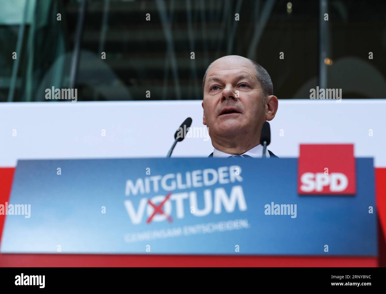 Berlin: Pressekonferenz zum Ergebnis des SPD-Mitgliedervotums (180304) -- BERLIN, March 4, 2018 -- Interim leader of Germany s Social Democrats (SPD) party Olaf Scholz attends a press conference at the headquaters of SPD in Berlin, capital of Germany, on March 4, 2018. Germany s Social Democratic Party (SPD) voted for a government coalition with Chancellor Angela Merkel s Conservative Union, a party official said Sunday. ) (whw) GERMANY-BERLIN-SPD-COALITION GOVERNMENT-VOTE ShanxYuqi PUBLICATIONxNOTxINxCHN Stock Photo