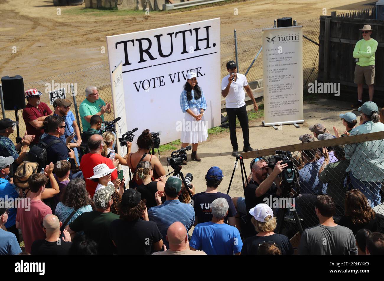 Contoocook, NH, USA. 2nd Sep, 2023. VIVEK RAMASWAMY campaigns at the New Hampshire State Fair