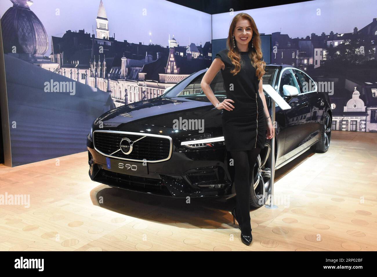 Amazon | △超希少！VOLVO特注！1/18 ボルボ VOLVO S90 黑