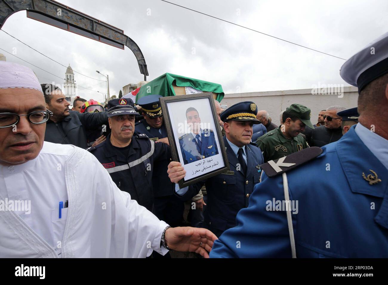 (180415) -- ALGIERS, April 15, 2018 () -- People attend the funeral of crashed military plane pilot Sadiki Mahrez in Algiers, Algeria, on April 15, 2018. A total of 257 people were killed on Wednesday morning in a military plane crash in Algeria s Blida Province, 30 km southwest of the capital Algiers. () ALGERIA-ALGIERS-PLANE CRASH-PILOT-FUNERAL Xinhua PUBLICATIONxNOTxINxCHN Stock Photo
