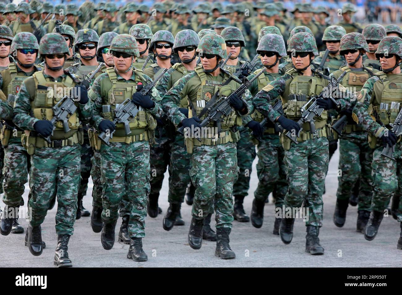 (180419) -- QUEZON CITY, April 19, 2018 -- Members of the Special Action Force of the Philippine National Police (PNP-SAF) march during the PNP s command handover ceremony inside Camp Crame in Quezon City, the Philippines, April 19, 2018. Philippine President Rodrigo Duterte named Oscar Albayalde as the new head of the PNP on April 5 and the command handover ceremony was held here on Thursday.) (zjl) PHILIPPINES-QUEZON CITY-PNP-COMMAND-HANDOVER RouellexUmali PUBLICATIONxNOTxINxCHN Stock Photo