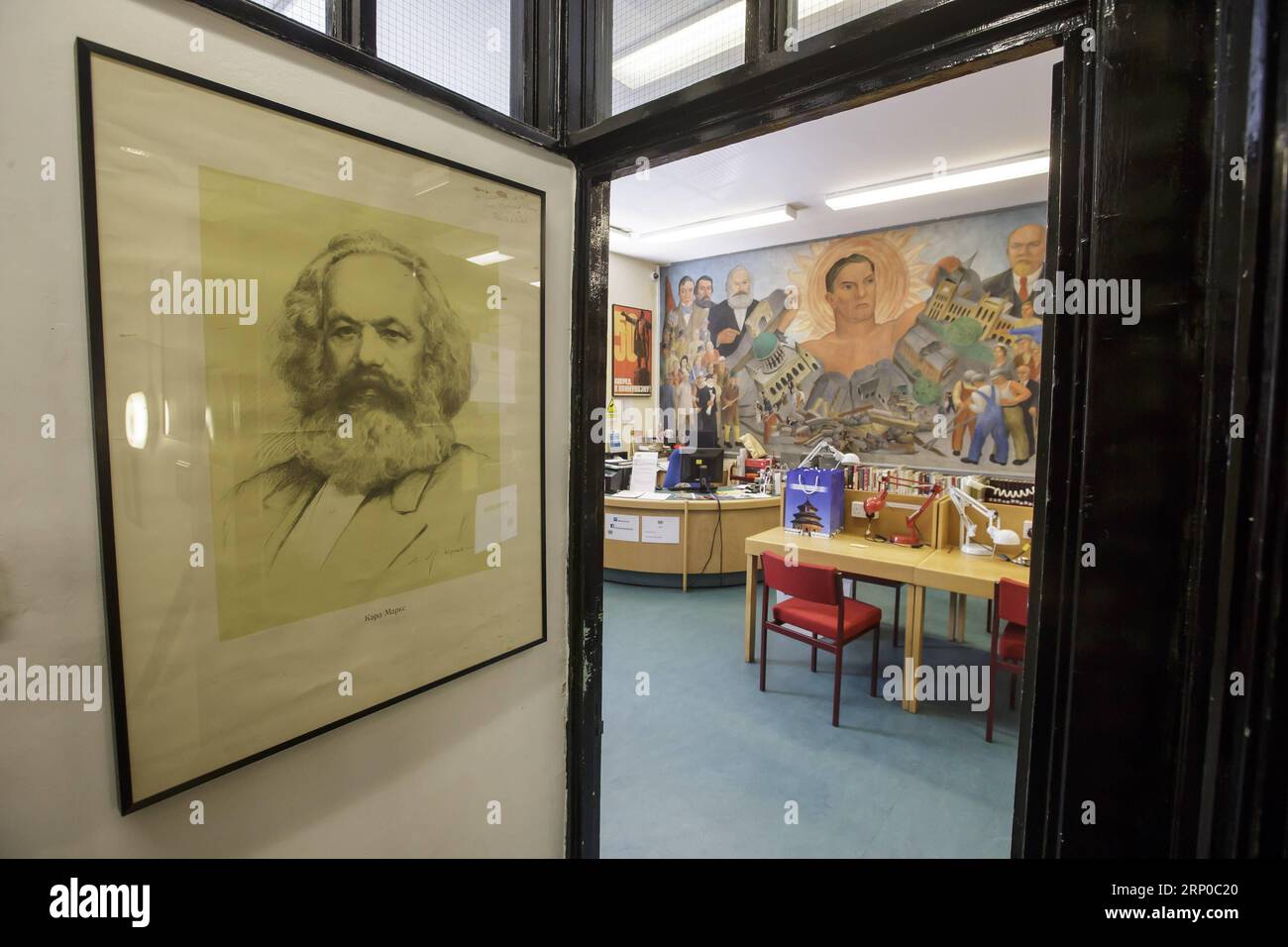 (180504) -- LONDON, May 4, 2018 -- Photo taken on May 4, 2018 shows the reading room of the Marx Memorial Library and Workers School in London, Britain. Established in 1933 on the 50th anniversary of the death of Marx, the Marx Memorial Library and Workers School has been the intellectual home of generations of scholars interested in studying Marxism, trade unionism, and the working class movement. ) BRITAIN-LONDON-MARX MEMORIAL LIBRARY AND WORKERS SCHOOL TimxIreland PUBLICATIONxNOTxINxCHN Stock Photo
