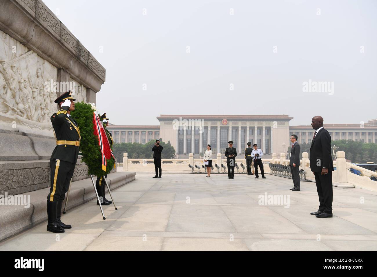 (180514) -- BEIJING, May 14, 2018 -- Prime Minister Keith Rowley of Trinidad and Tobago lays a wreath to the Monument to the People s Heroes at the Tian anmen Square in Beijing, capital of China, May 14, 2018. )(mcg) CHINA-BEIJING-KEITH ROWLEY-MONUMENT-TRIBUTE (CN) ChenxYehua PUBLICATIONxNOTxINxCHN Stock Photo