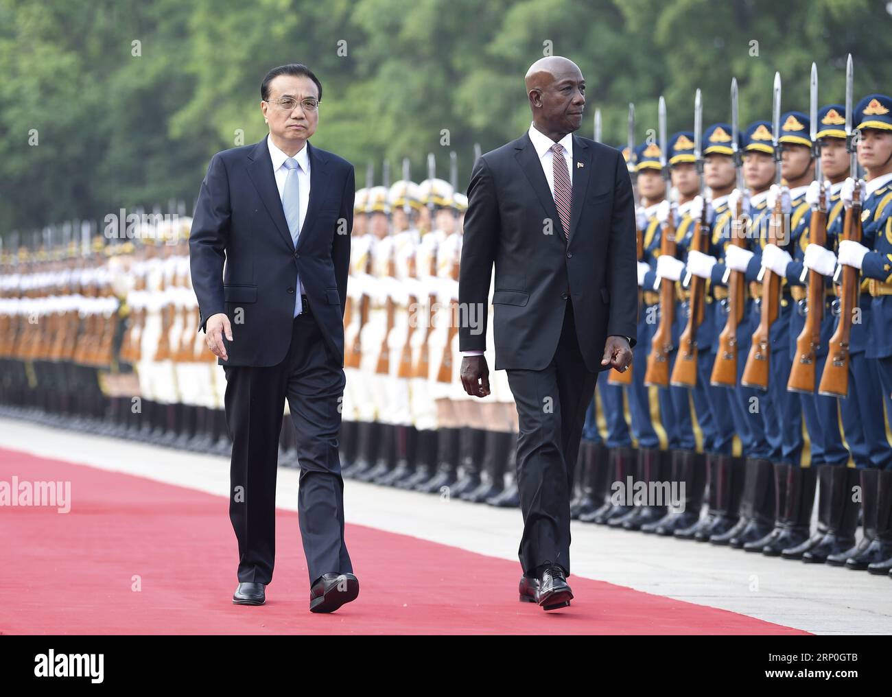 (180514) -- BEIJING, May 14, 2018 -- Chinese Premier Li Keqiang (L) holds a welcome ceremony for Prime Minister Keith Rowley of Trinidad and Tobago before their talks in Beijing, capital of China, May 14, 2018. )(mcg) CHINA-BEIJING-LI KEQIANG-TRINIDAD AND TOBAGO-TALKS (CN) YanxYan PUBLICATIONxNOTxINxCHN Stock Photo