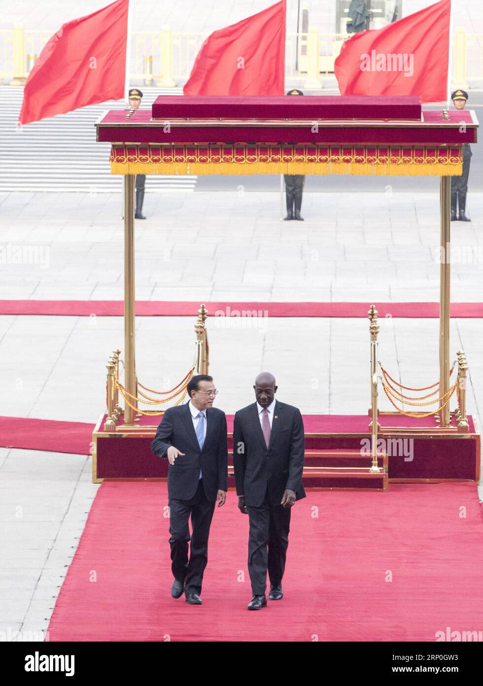 (180514) -- BEIJING, May 14, 2018 -- Chinese Premier Li Keqiang (L) holds a welcome ceremony for Prime Minister Keith Rowley of Trinidad and Tobago before their talks in Beijing, capital of China, May 14, 2018. )(mcg) CHINA-BEIJING-LI KEQIANG-TRINIDAD AND TOBAGO-TALKS (CN) WangxYe PUBLICATIONxNOTxINxCHN Stock Photo