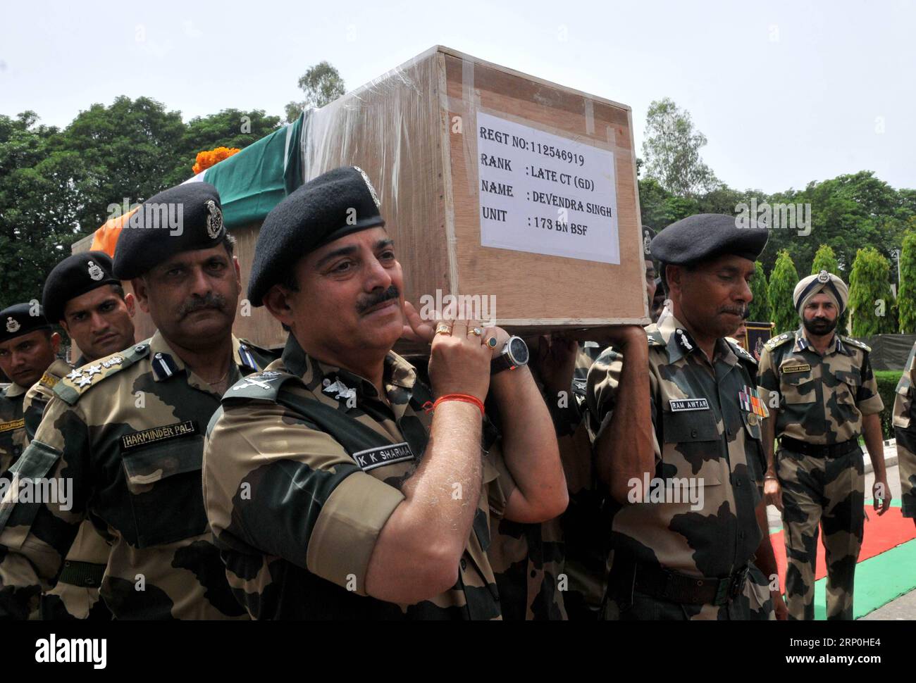 (180515) -- JAMMU, May 15, 2018 -- Border guards of India s Border Security Force (BSF) carry the coffin of their colleague during his wreath laying ceremony at their headquarter in Jammu, the winter capital of Indian-controlled Kashmir, May 15, 2018. An Indian border guard belonging to Border Security Force (BSF) was killed Tuesday during an exchange of fire with Pakistani troops on International Border (IB) in Kashmir, officials said. (dtf) KASHMIR-INDIA-BORDER GUARD-WREATH LAYING CEREMONY ZhangxNaijie PUBLICATIONxNOTxINxCHN Stock Photo