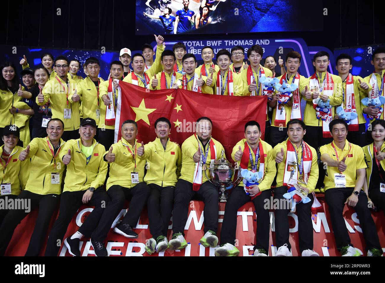 180527) -- BANGKOK, May 27, 2018 -- Team China celebrate during the medal presenting ceremony after winning the final against team Japan at the Thomas Cup badminton tournament in Bangkok, Thailand, on