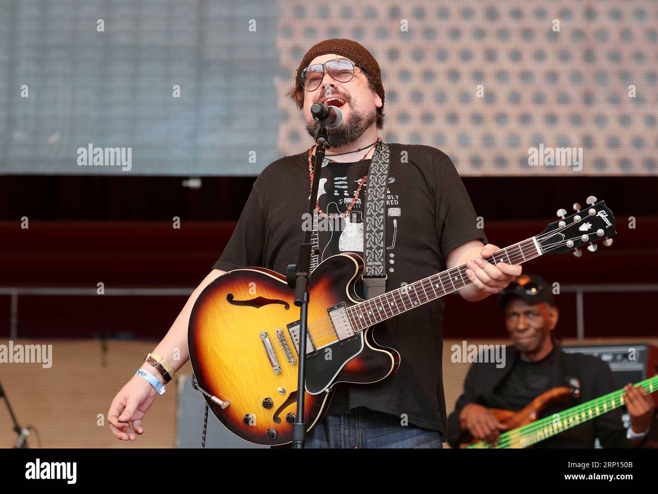(180609) -- CHICAGO, June 9, 2018 -- Blues guitarist and singer Giles Corey performs on the stage during the yearly Chicago Blues Festival, in Chicago, the United States, on June 8, 2018. ) (rh) U.S.-CHICAGO-BLUES FESTIVAL WangxPing PUBLICATIONxNOTxINxCHN Stock Photo