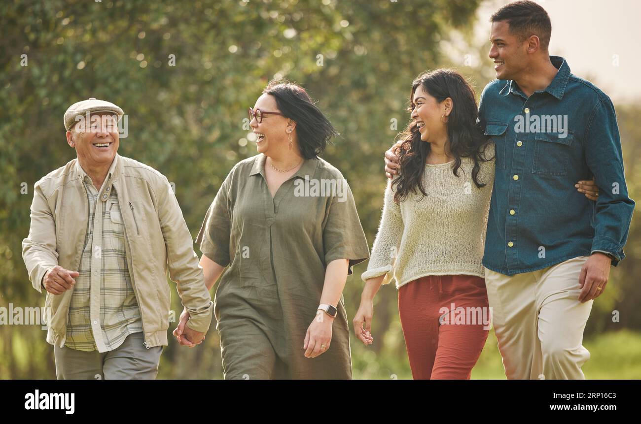 Big happy family summer people hi-res stock photography and images - Alamy