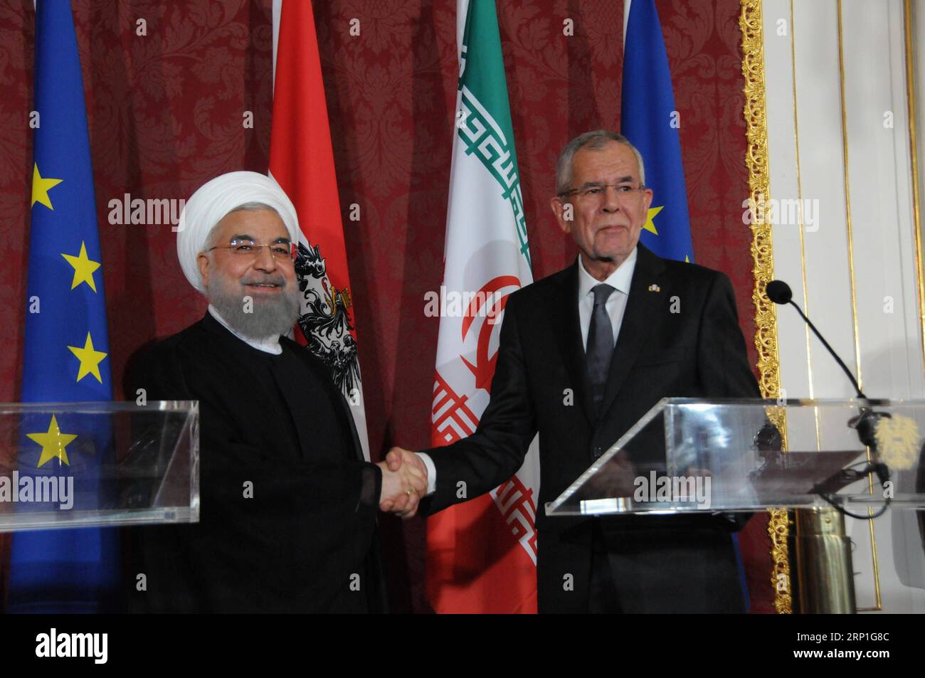 News Themen der Woche News Bilder des Tages  (180704) -- VIENNA, July 4, 2018 -- Iranian President Hassan Rouhani (L) and his Austrian counterpart Alexander Van der Bellen attend a press conference in Vienna, Austria, July 4, 2018. Hassan Rouhani Wednesday reassured his country s intention on sticking to the Iranian nuclear deal despite a recent withdrawal by the United States. ) AUSTRIA-VIENNA-IRAN-PRESIDENT-NUCLEAR DEAL LiuxXiang PUBLICATIONxNOTxINxCHN Stock Photo