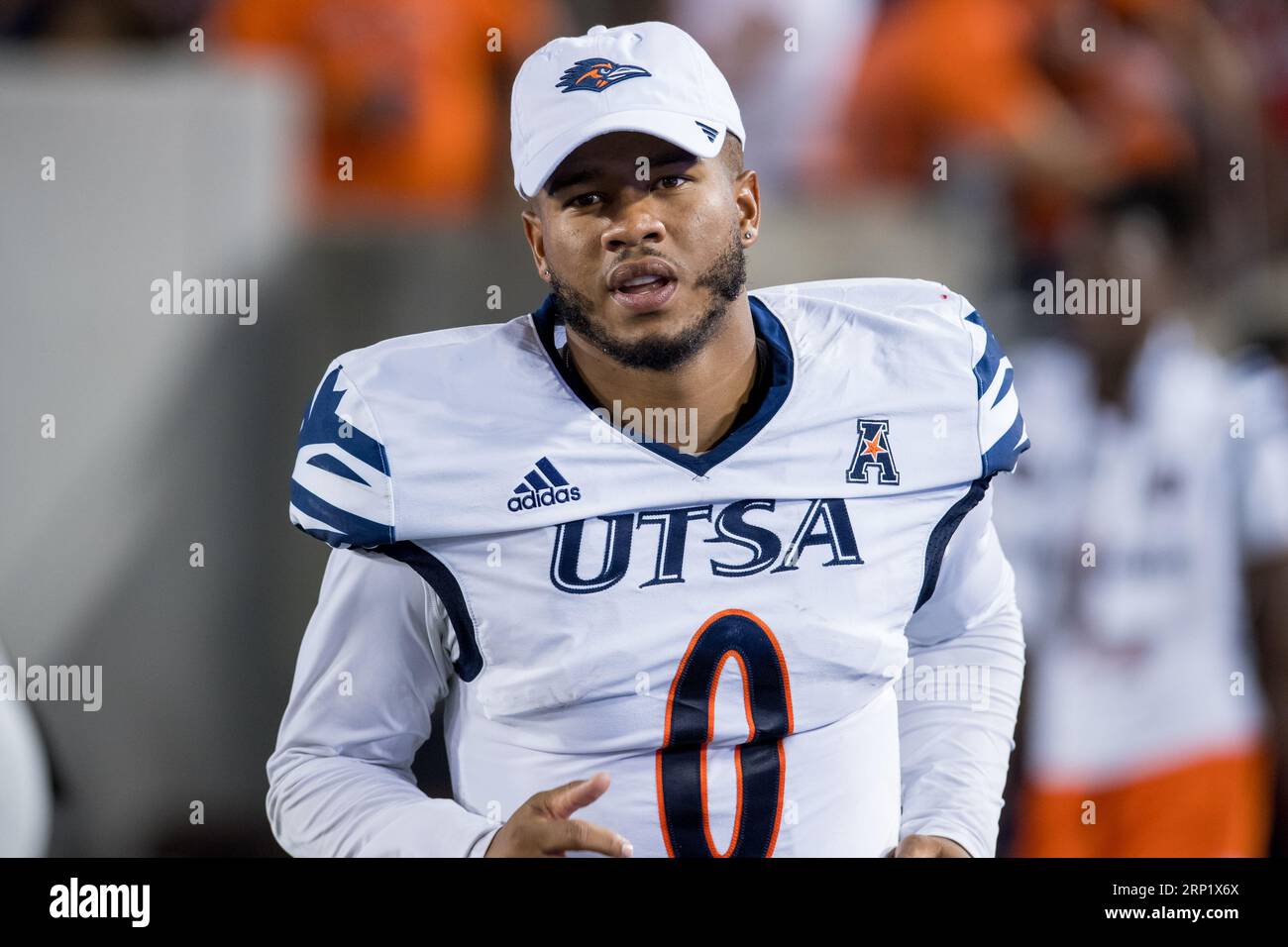 Houston, TX, USA. 2nd Sep, 2023. UTSA Roadrunners quarterback Frank Harris (0) runs onto the filed after halftime of a game between the UTSA Roadrunners and the Houston Cougars in Houston, TX. Trask Smith/CSM/Alamy Live News Stock Photo