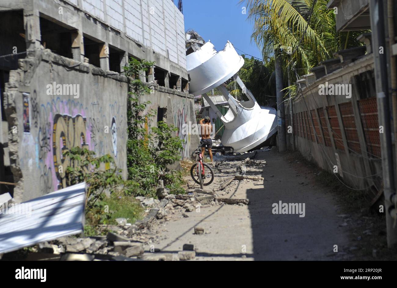 Lombok earthquake aftermath hi-res stock photography and images - Alamy