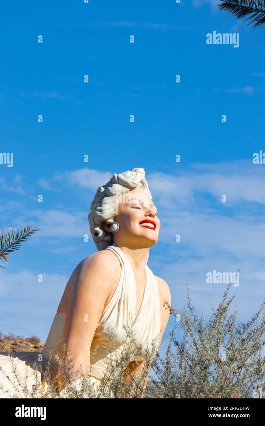 sculpture statue of marilyn monroe Forever Marilyn Seward Johnson Palm Springs California controversy sexist CREMA lawsuit relocation district court Stock Photo