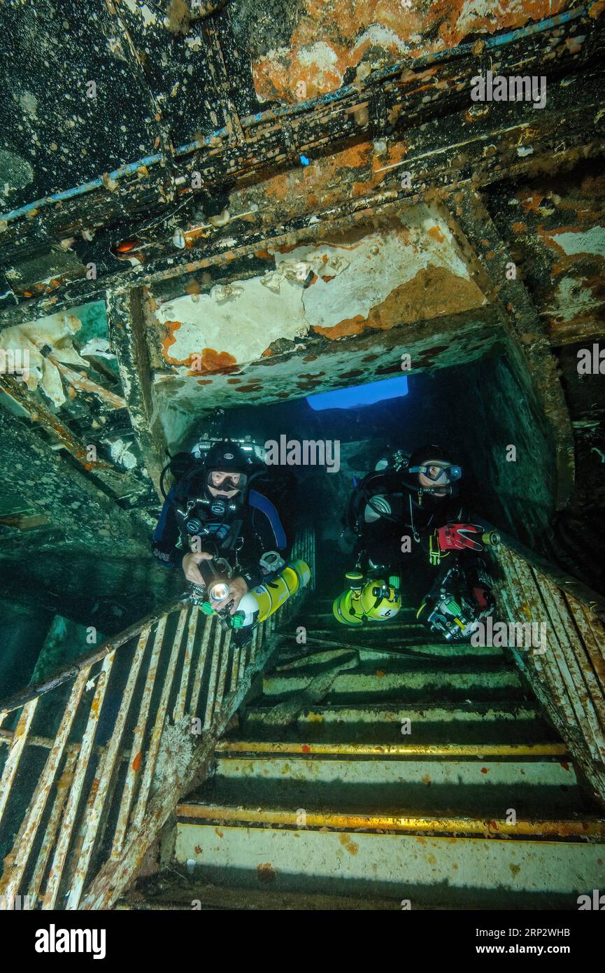 Two Tec divers Tech divers with scuba for technical diving mixed gas