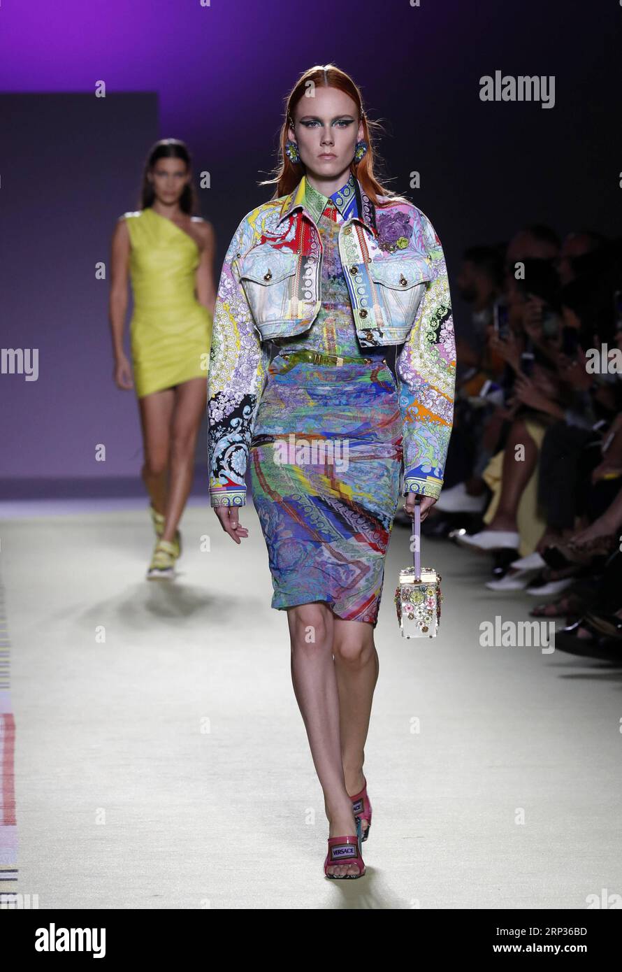 Versace runway hi-res stock photography and images - Page 2 - Alamy