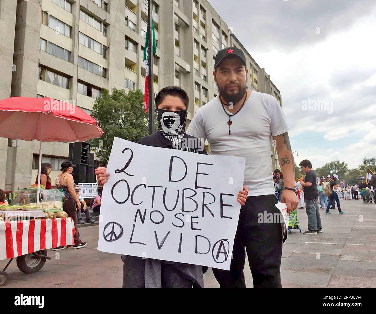 Uña negra hi-res stock photography and images - Alamy, image size:1300x1086