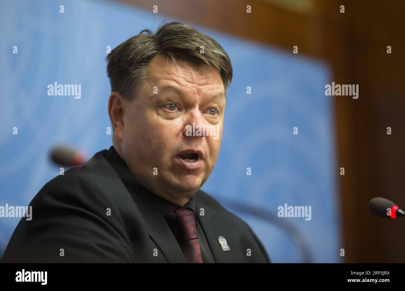 181008 -- GENEVA, Oct. 8, 2018 -- World Meteorological Organization WMO Secretary-General Petteri Taalas attends a news conference after the release of the Intergovernmental Panel on Climate Change IPCC Special Report, at the European headquarters of the United Nations in Geneva, Switzerland, Oct. 8, 2018.  SWITZERLAND-GENEVA-WMO-REPORT-CLIMATE CHANGE XuxJinquan PUBLICATIONxNOTxINxCHN Stock Photo