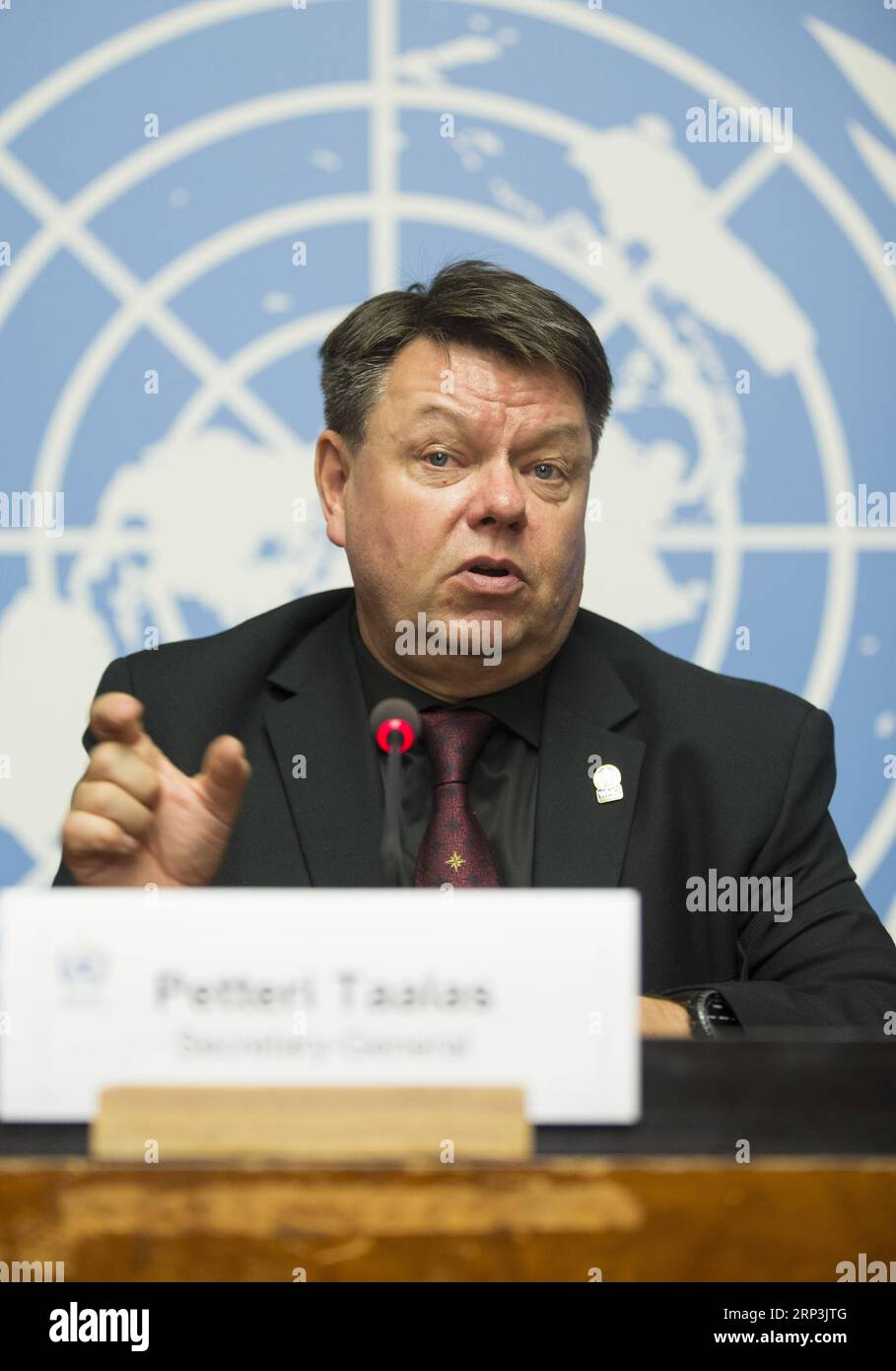 (181008) -- GENEVA, Oct. 8, 2018 -- World Meteorological Organization (WMO) Secretary-General Petteri Taalas attends a news conference after the release of the Intergovernmental Panel on Climate Change (IPCC) Special Report, at the European headquarters of the United Nations in Geneva, Switzerland, Oct. 8, 2018. ) SWITZERLAND-GENEVA-WMO-REPORT-CLIMATE CHANGE XuxJinquan PUBLICATIONxNOTxINxCHN Stock Photo