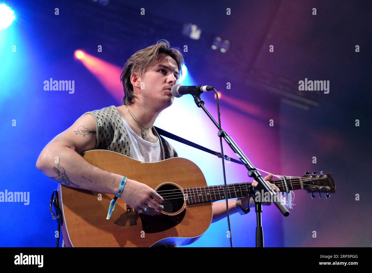 Jedburgh, UK. 03rd Sep, 2023. EdgeFest 2023, Music Festival. Singer, Songwriter, Lewis Ross opens up the afternoon on the main stage. EdgeFest, A brand new music festival, in the Scottish Borders, held at Lilliardsedge, near Jedburgh. Music and entertainment for all the family, in the sunshine and under the big top. Main Stage Line Up Day Two 13:00 - LEWIS ROSS 14:00 - RIANNE DOWNEY 15:10 - THE EVES 16:40 - SKERRYVORE 18:20 - GABRIELLE 19:50 - SOPHIE ELLIS - BEXTOR 21:20 - WET WET WET ( Credit: Rob Gray/Alamy Live News Stock Photo