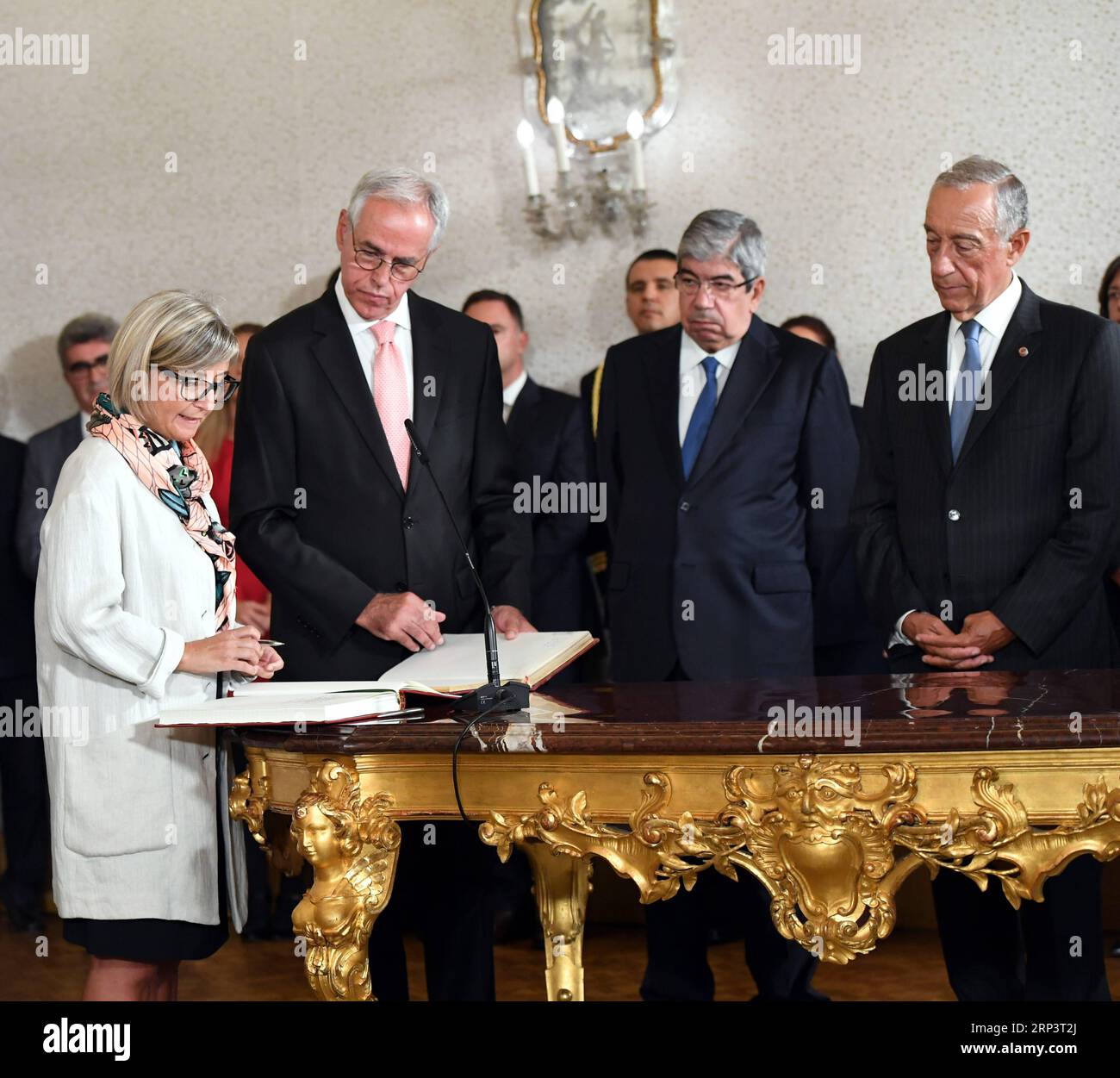(181015) -- LISBON, Oct. 15, 2018 -- Newly appointed Portuguese Health Minister Marta Temido (1st L) attends a swearing-in ceremony of new ministers in Lisbon, Portugal, on Oct. 15, 2018. ) (hy) PORTUGAL-LISBON-CABINET-RESHUFFLE ZhangxLiyun PUBLICATIONxNOTxINxCHN Stock Photo