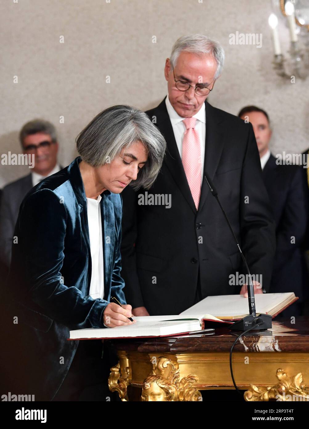 (181015) -- LISBON, Oct. 15, 2018 -- Newly appointed Portuguese Culture Minister Graca Fonseca (L) attends a swearing-in ceremony of new ministers in Lisbon, Portugal, on Oct. 15, 2018. ) (hy) PORTUGAL-LISBON-CABINET-RESHUFFLE ZhangxLiyun PUBLICATIONxNOTxINxCHN Stock Photo