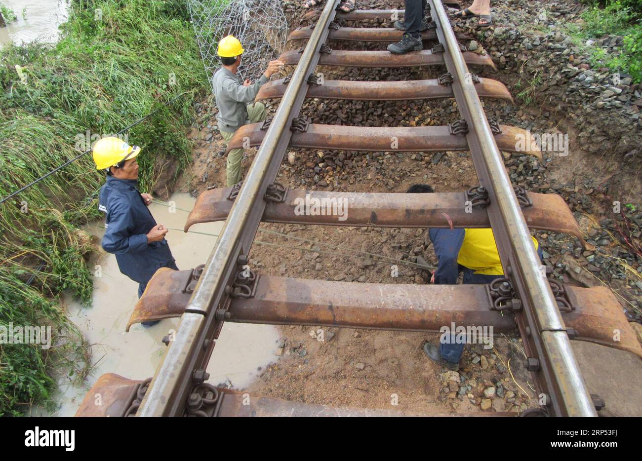 Railway workers houses hi-res stock photography and images - Alamy
