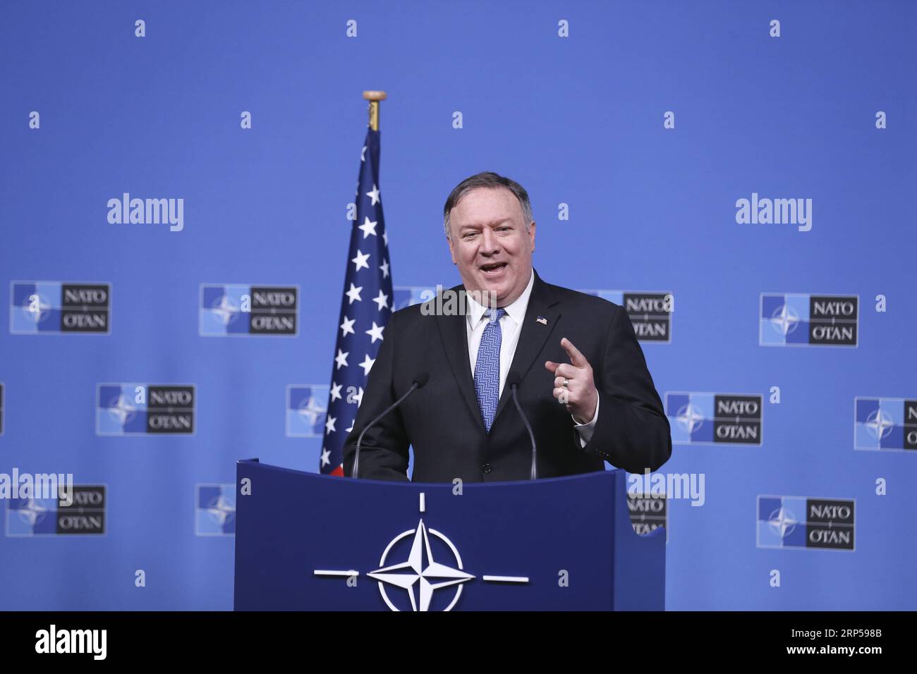 (181204) -- BRUSSELS, Dec. 4, 2018 -- U.S. Secretary of State Mike Pompeo addresses a press conference after the NATO foreign ministers meeting in Brussels, Belgium, on Dec. 4, 2018. ) BELGIUM-BRUSSELS-NATO-FM-MEETING-U.S.-POMPEO-PRESS CONFERENCE YexPingfan PUBLICATIONxNOTxINxCHN Stock Photo