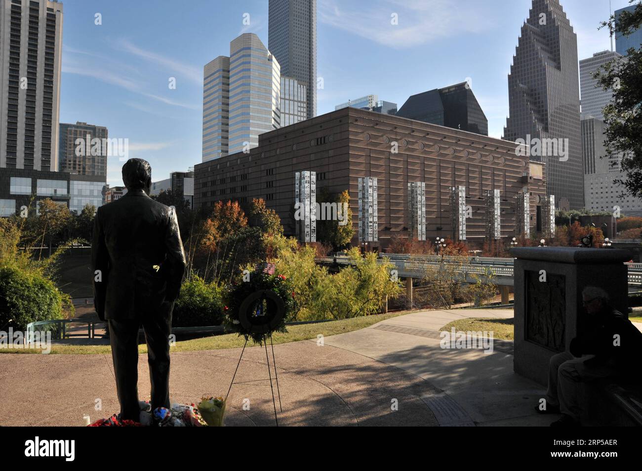 (181206) -- HOUSTON, Dec. 6, 2018 -- The statue of former U.S. President George H.W. Bush faces downtown Houston, Texas, the United States, on Dec. 5, 2018. The United States held a state funeral in Washington on Wednesday for the 41st President George H.W. Bush. ) (zxj) U.S.-HOUSTON-GEORGE H.W. BUSH-MOURNING LiuxLiwei PUBLICATIONxNOTxINxCHN Stock Photo