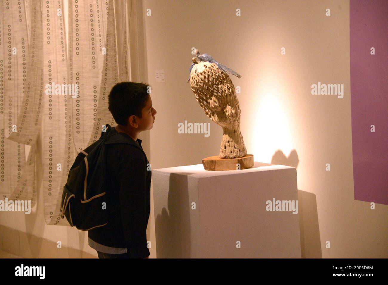 Dhaka crafts hi-res stock photography and images - Alamy