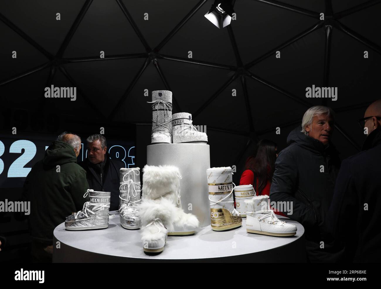 (190108) -- FLORENCE (ITALY), Jan. 8, 2019 -- People visit the 95th Pitti Immagine Uomo exhibition in Florence, Italy, Jan. 8, 2019. The exhibition, one of the world s most important platforms for men s clothing and accessory collections, is held here from Jan. 8 to 11. ) ITALY-FLORENCE-MEN S CLOTHING AND ACCESSORY-EXHIBITION ChengxTingting PUBLICATIONxNOTxINxCHN Stock Photo