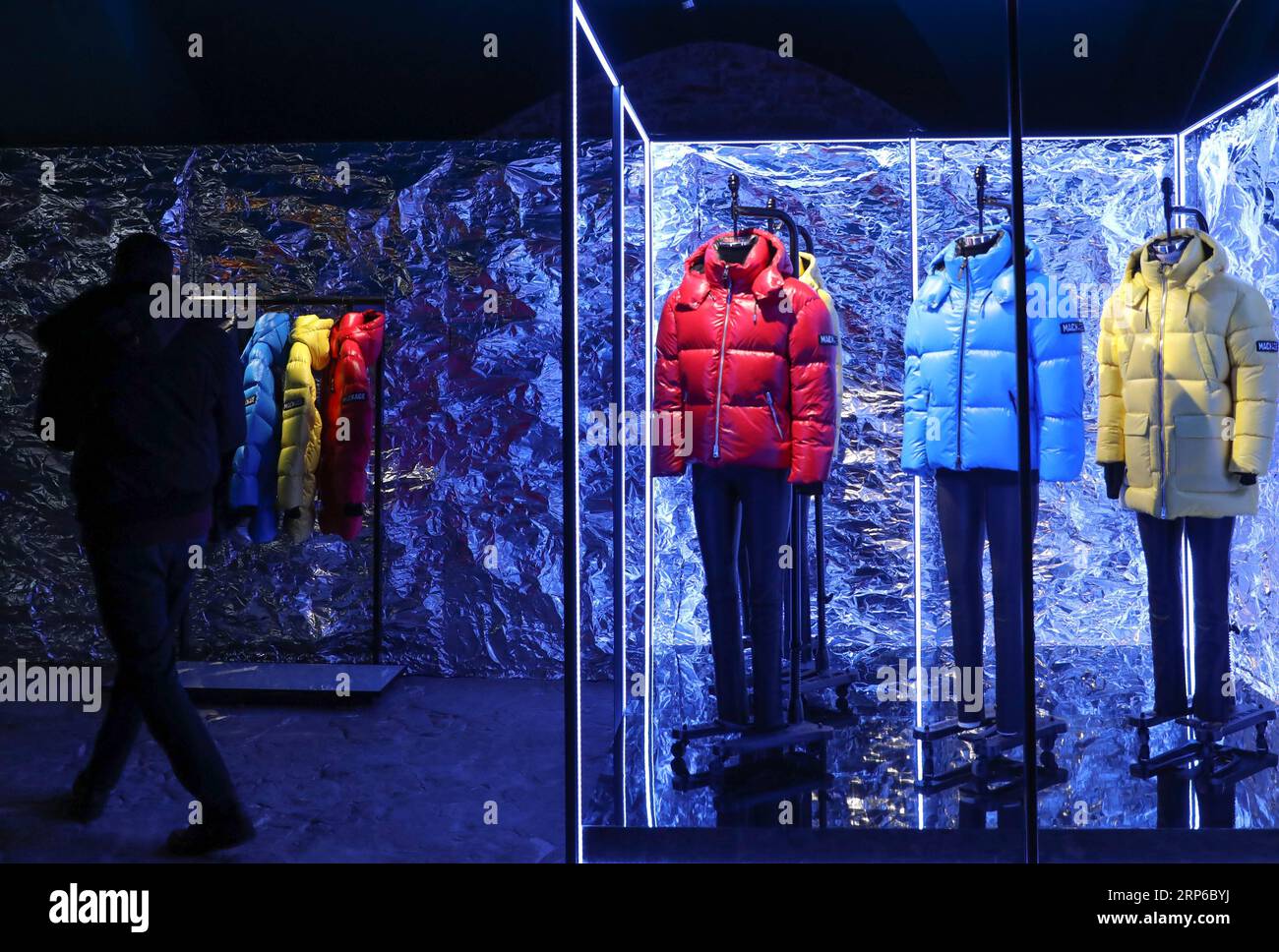 (190108) -- FLORENCE (ITALY), Jan. 8, 2019 -- A man visits the 95th Pitti Immagine Uomo exhibition in Florence, Italy, Jan. 8, 2019. The exhibition, one of the world s most important platforms for men s clothing and accessory collections, is held here from Jan. 8 to 11. ) ITALY-FLORENCE-MEN S CLOTHING AND ACCESSORY-EXHIBITION ChengxTingting PUBLICATIONxNOTxINxCHN Stock Photo