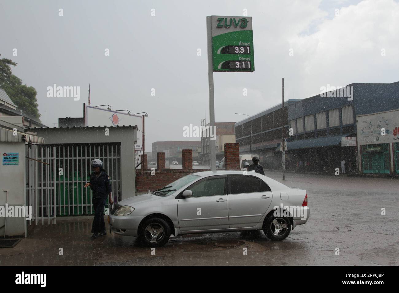 Zimbabwe gas hires stock photography and images Alamy