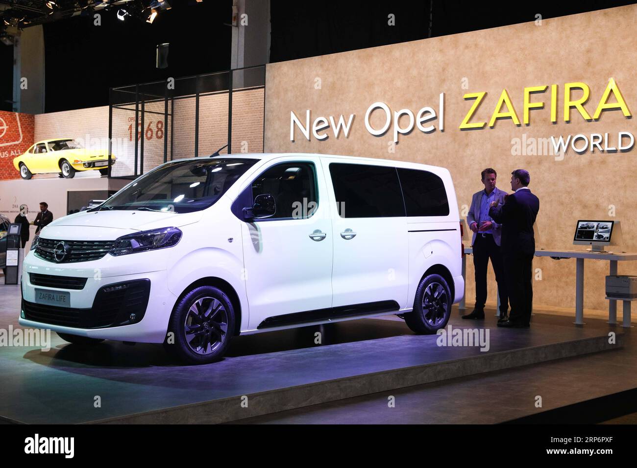 Opel zafira life hi-res stock photography and images - Alamy