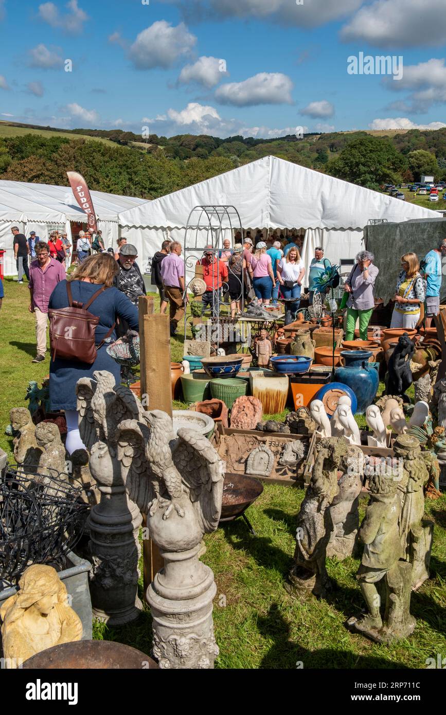 Crowds visiting garden festival hires stock photography and images Alamy
