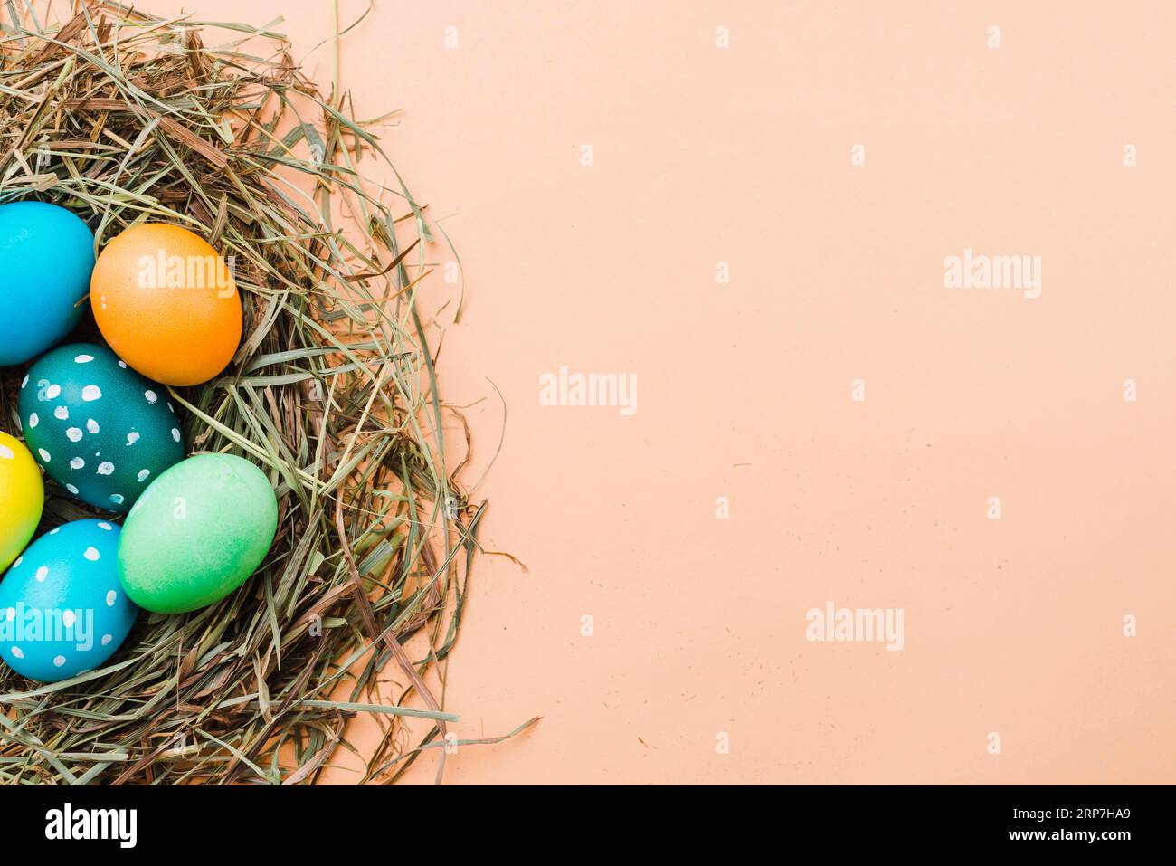 Set bright easter eggs nest Stock Photo - Alamy