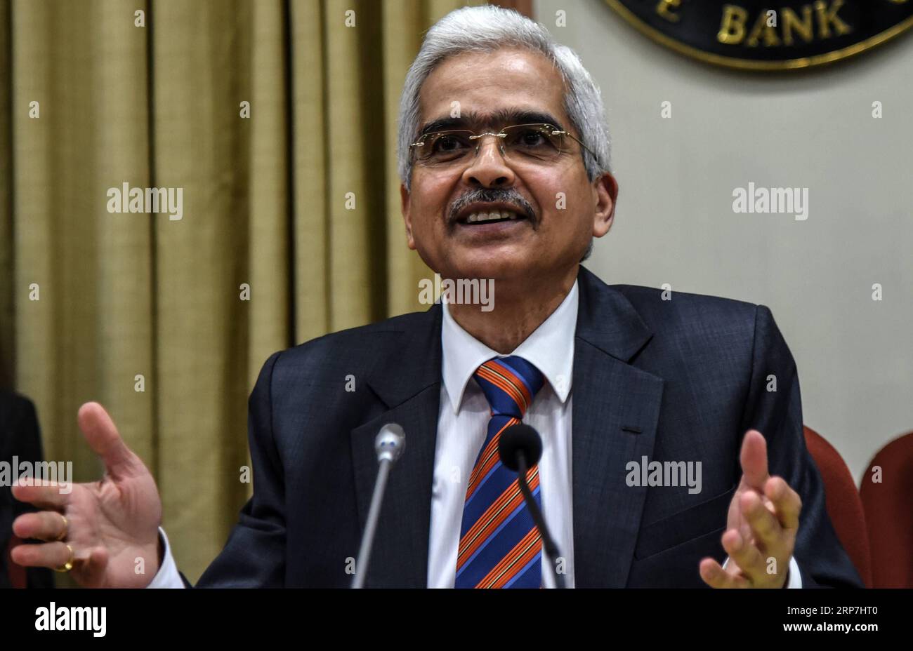 (190207) -- MUMBAI, Feb. 7, 2019 (Xinhua) -- The Reserve Bank of India (RBI) Governor Shaktikanta Das attends a news conference after a monetary policy review in Mumbai, India, Feb. 7, 2019. India s central bank - the Reserve Bank of India (RBI) on Thursday reduced the repo rate, or the interest rate at which it lends money to banks, by a marginal 25 basis points. The new repo rate now stands at 6.25 percent from the earlier 6.50 percent. (Xinhua/Stringer) INDIA-MUMBAI-RBI GOVERNOR-PRESS CONFERENCE PUBLICATIONxNOTxINxCHN Stock Photo