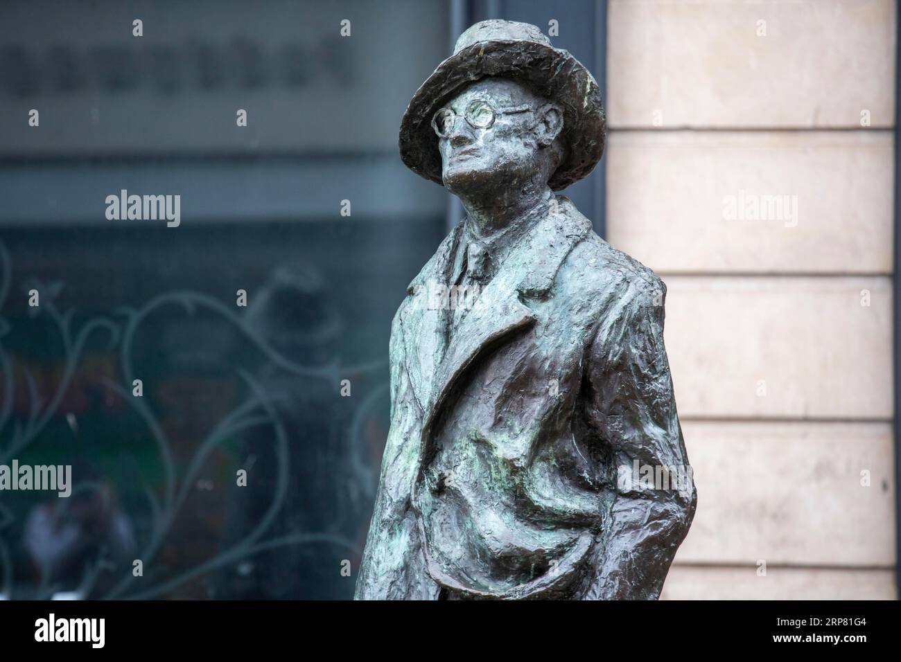A view of Marjorie Fitzgibbon's statue of Irish writer and poet James