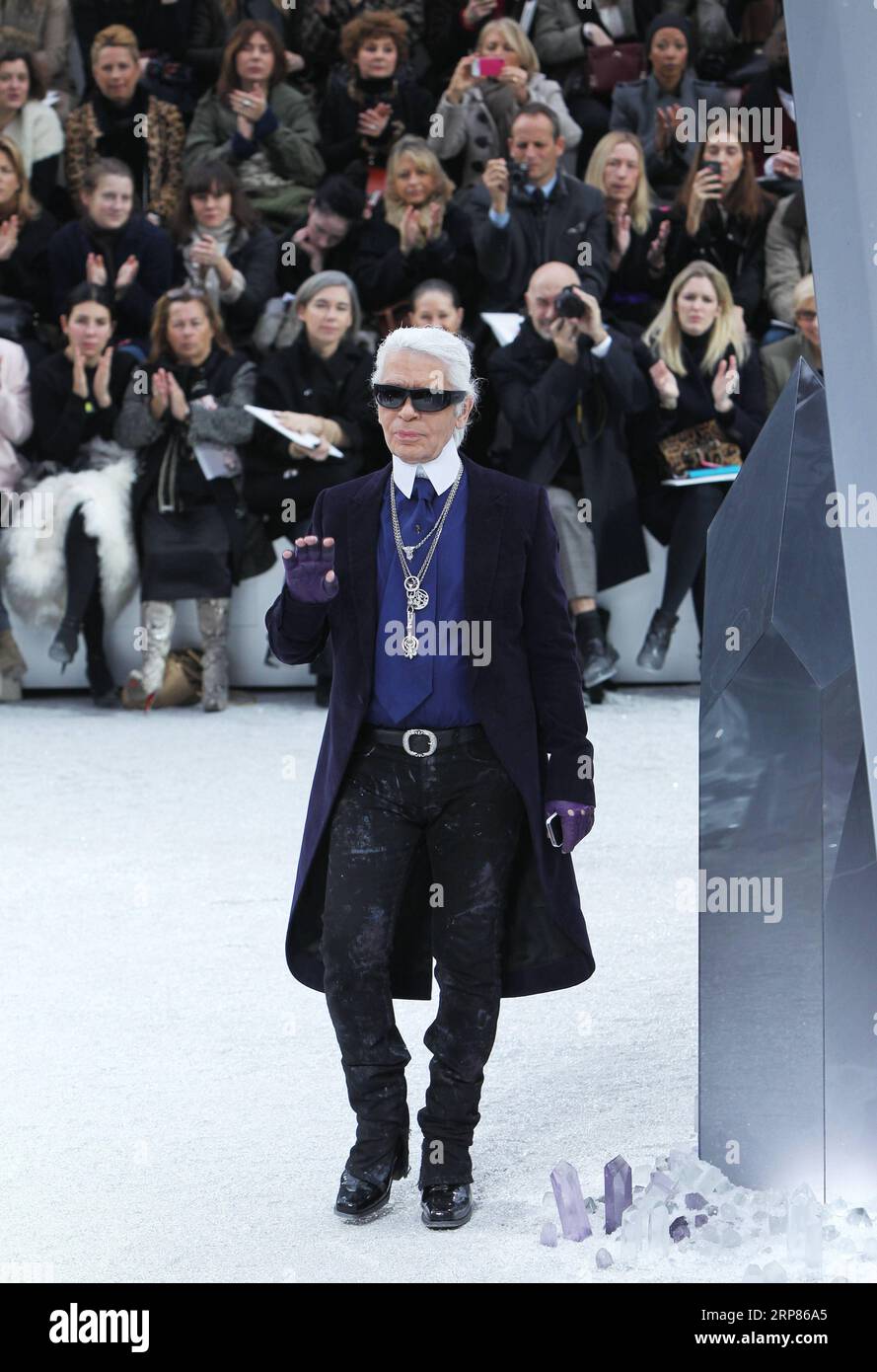 Karl lagerfeld and model hi-res stock photography and images - Alamy