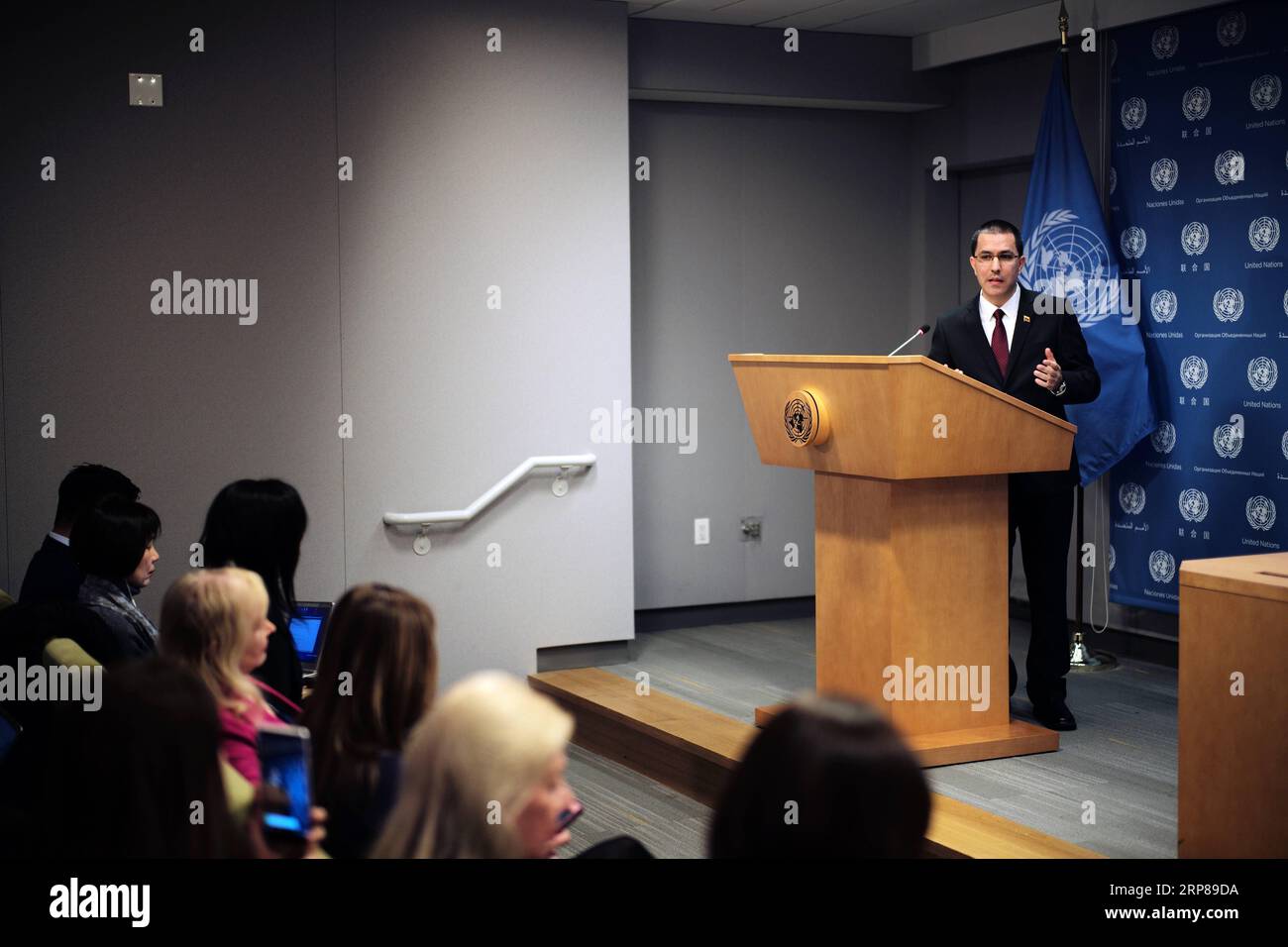 (190223) -- UNITED NATIONS, Feb. 23, 2019 (Xinhua) -- Venezuelan Foreign Minister Jorge Arreaza (R) attends a press conference at the United Nations headquarters in New York, Feb. 22, 2019. Venezuelan Foreign Minister Jorge Arreaza said Friday that his government wants to have peace with the United States and hopes to sit down at the table with the opposition. (Xinhua/Li Muzi) UN-VENEZUELA-FM-JORGE ARREAZA-RESS CONFERENCE PUBLICATIONxNOTxINxCHN Stock Photo