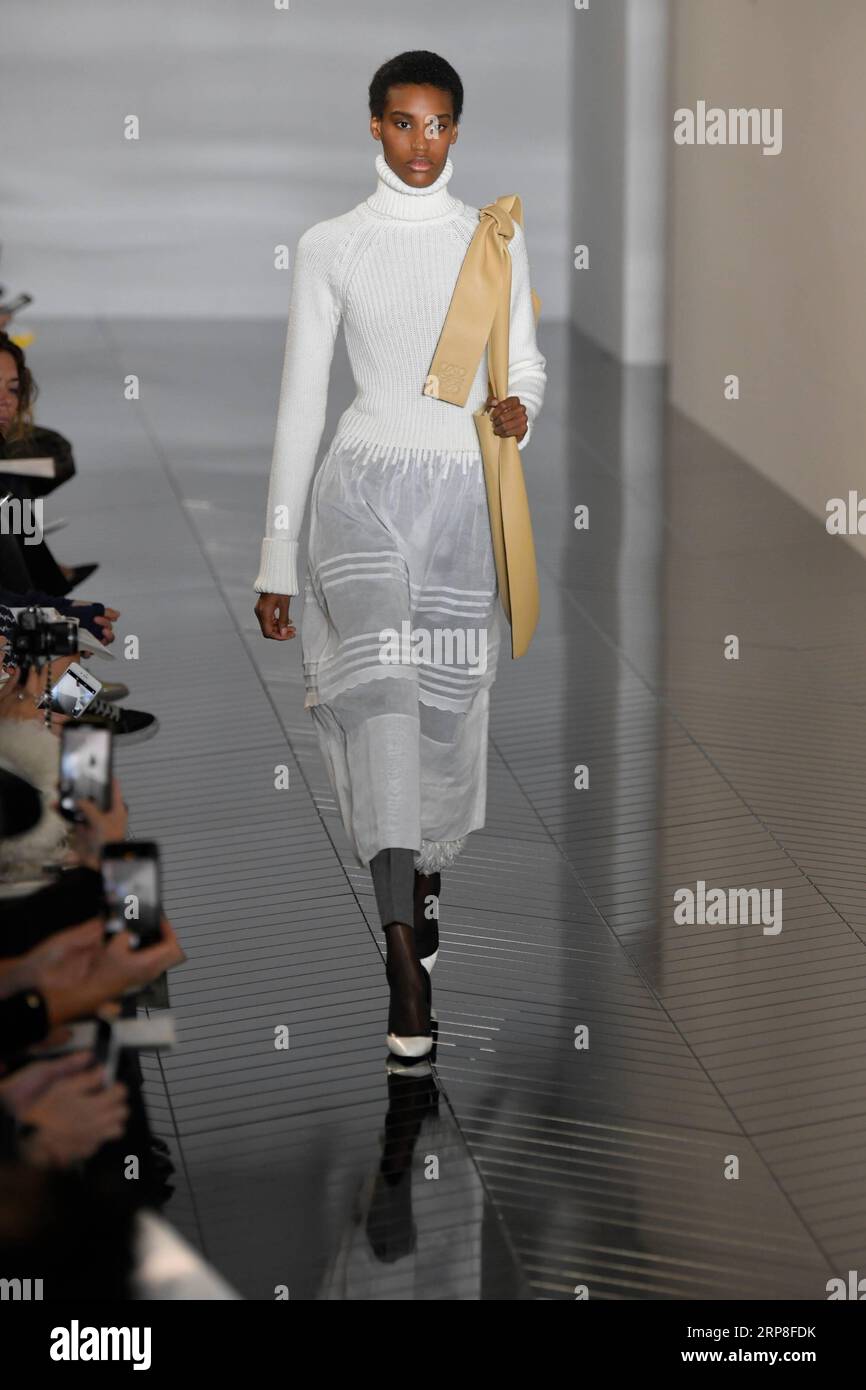 Show loewe hi res stock photography and images Page 5 Alamy