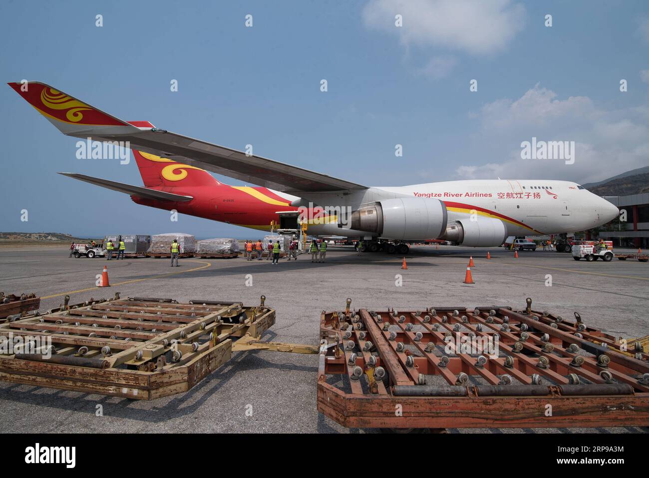 (190330) -- CARACAS, March 30, 2019 -- The plane loaded with Chinese aids is seen at the Simon Bolivar International Airport in Maiquetia in the state of Vargas, Venezuela, on March 29, 2019. The Venezuelan government received on Friday medical aid from China. ) VENEZUELA-CARACAS-CHINA-MEDICAL AID MarcosxSalgado PUBLICATIONxNOTxINxCHN Stock Photo